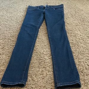 Size 27. Skinny jeans.